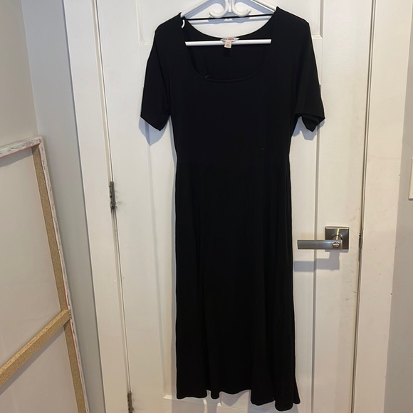 Dress - Picture 1 of 3